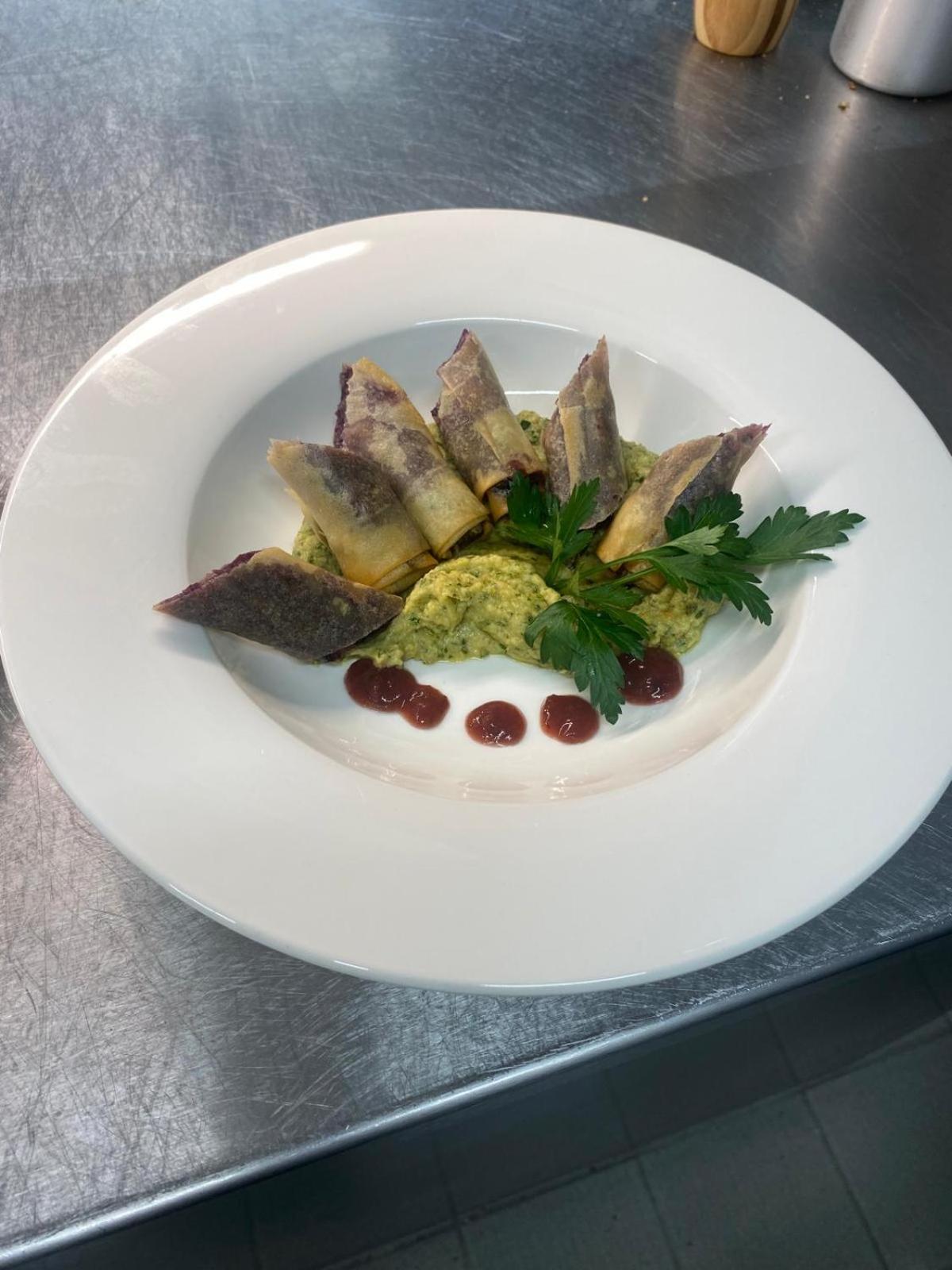 Hotel Restaurant Croix Blanche Sugiez エクステリア 写真