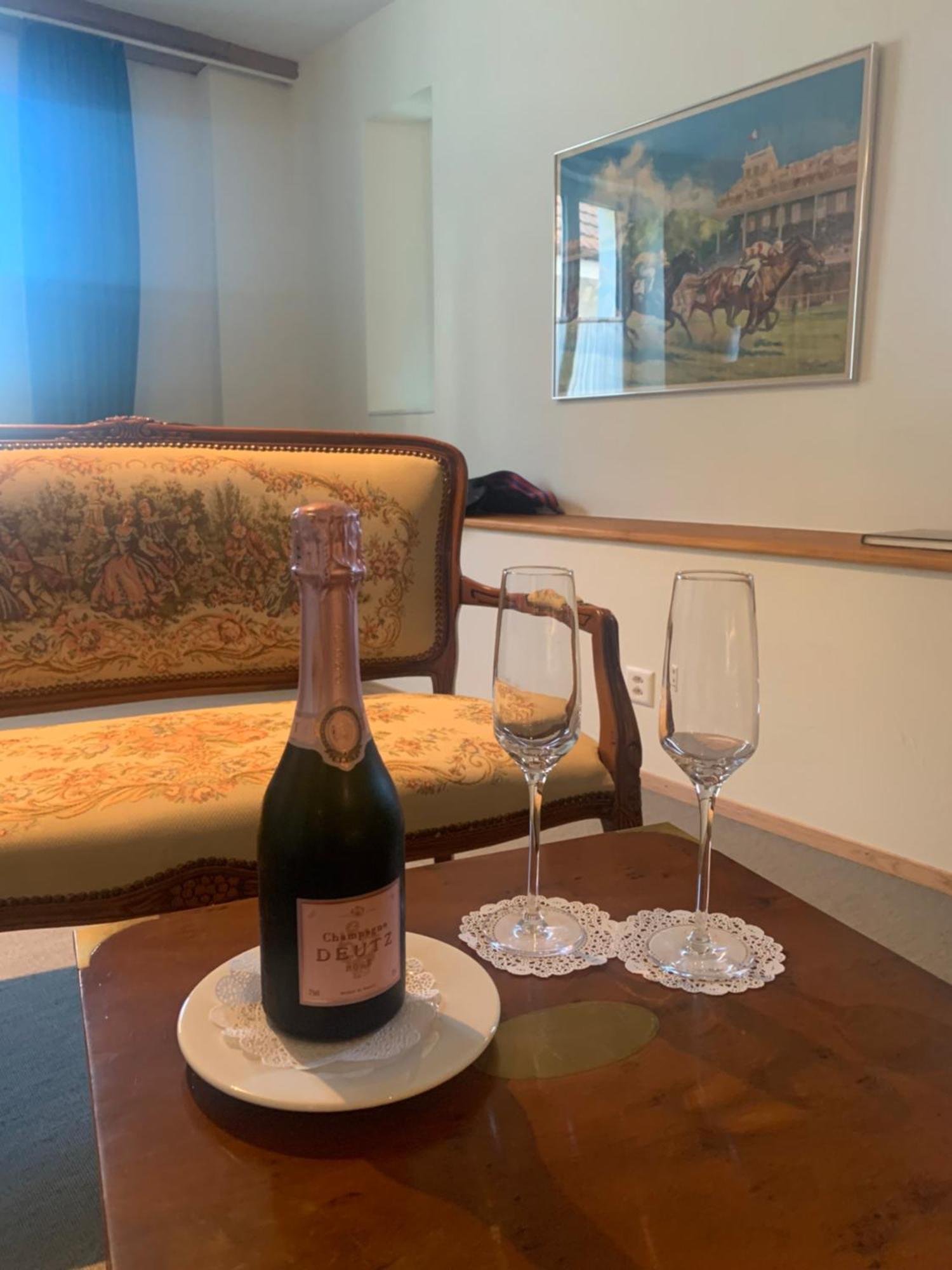 Hotel Restaurant Croix Blanche Sugiez エクステリア 写真